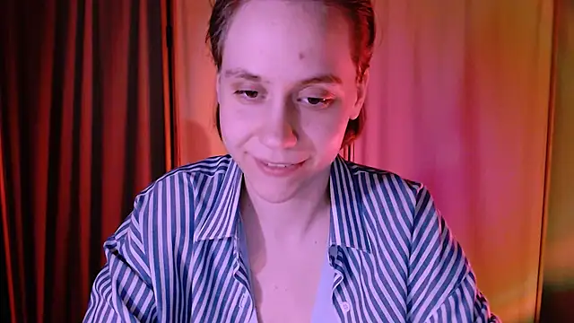 Snapshot of Malinax chatting on 02-14-25, 10:47 Malinax online show from 02-14-25, 10:47