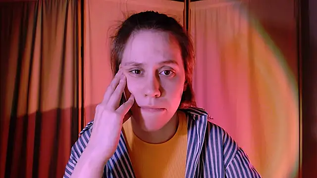 Snapshot of Malinax chatting on 03-20-25, 10:51 Malinax online show from 03-20-25, 10:51