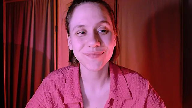 Snapshot of Malinax chatting on 03-21-25, 10:50 Malinax online show from 03-21-25, 10:50