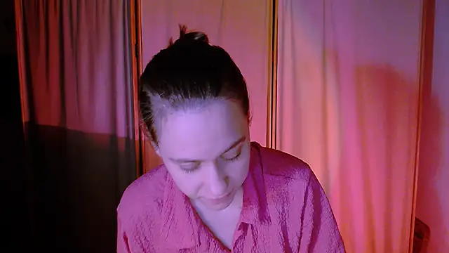 Snapshot of Malinax chatting on 09-18-25, 10:34 Malinax online show from 09-18-25, 10:34