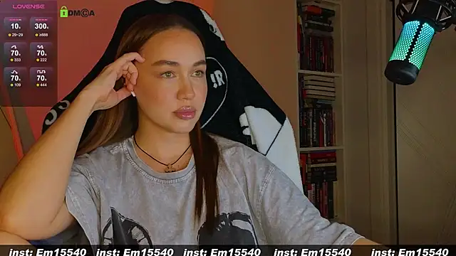 Snapshot of Emili1- chatting on 12-05-24, 02:33 Emili1- online show from 12-05-24, 02:33