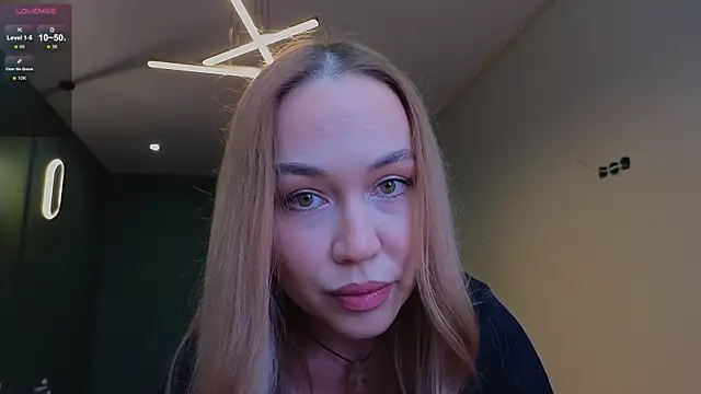 Snapshot of Emili1- chatting on 01-08-26, 12:40 Emili1- online show from 01-08-26, 12:40