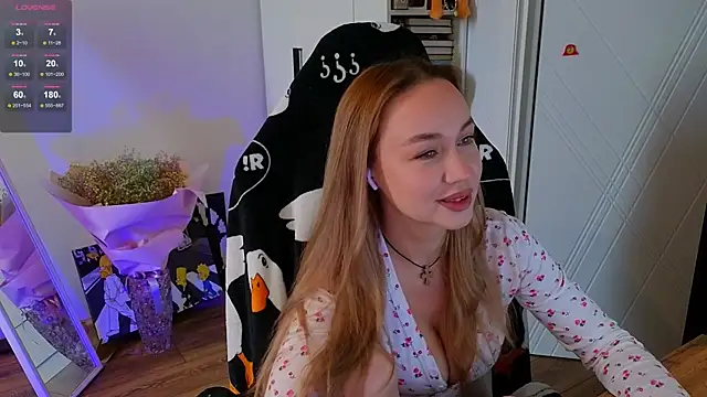 Snapshot of Emili1- chatting on 01-10-26, 10:28 Emili1- online show from 01-10-26, 10:28