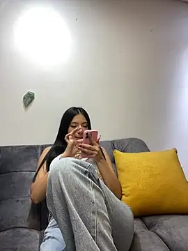 eva elifee online show from 12-05-25, 01:25