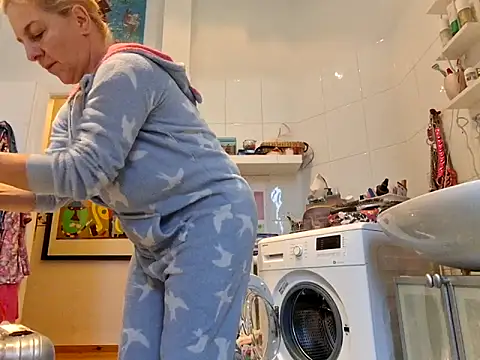 Snapshot of FrauleinSchmitt chatting on 11-07-25, 07:08 FrauleinSchmitt online show from 11-07-25, 07:08