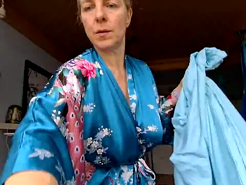 Snapshot of FrauleinSchmitt chatting on 11-10-25, 11:31 FrauleinSchmitt online show from 11-10-25, 11:31