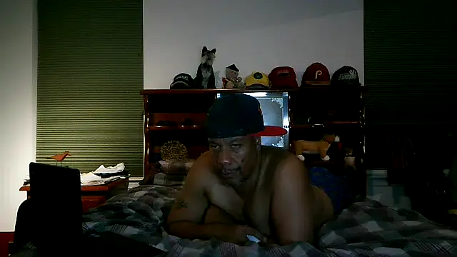 Snapshot of pimpdaddy4ever chatting on 10-18-25, 01:19 pimpdaddy4ever online show from 10-18-25, 01:19