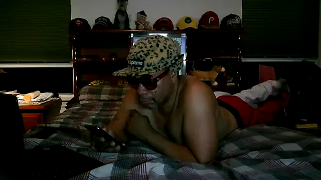 Snapshot of pimpdaddy4ever chatting on 11-14-25, 02:21 pimpdaddy4ever online show from 11-14-25, 02:21