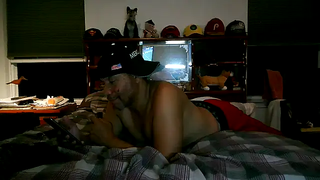 Snapshot of pimpdaddy4ever chatting on 11-16-25, 05:02 pimpdaddy4ever online show from 11-16-25, 05:02