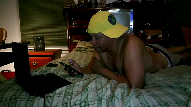 Snapshot of pimpdaddy4ever chatting on 03-15-26, 02:39 pimpdaddy4ever online show from 03-15-26, 02:39