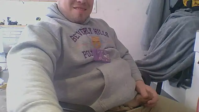 Snapshot of DirtyRcride chatting on 01-15-25, 08:26 DirtyRcride online show from 01-15-25, 08:26