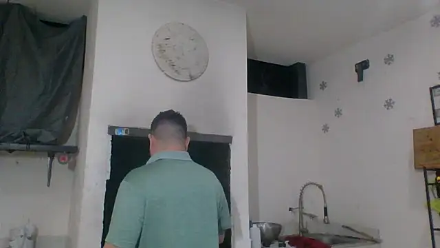 Snapshot of DirtyRcride chatting on 01-16-25, 05:11 DirtyRcride online show from 01-16-25, 05:11