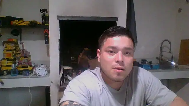 Snapshot of DirtyRcride chatting on 02-10-25, 05:14 DirtyRcride online show from 02-10-25, 05:14