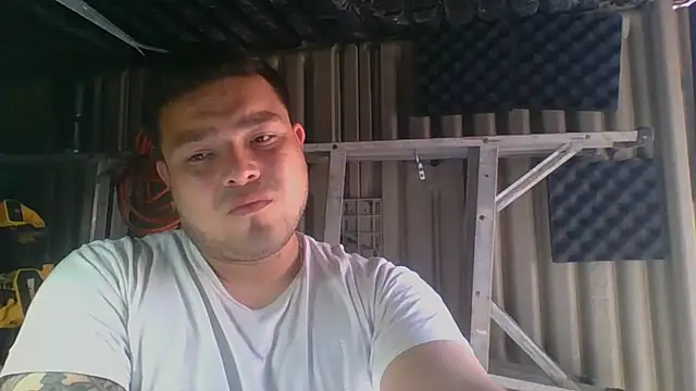 Snapshot of DirtyRcride chatting on 02-12-25, 07:45 DirtyRcride online show from 02-12-25, 07:45