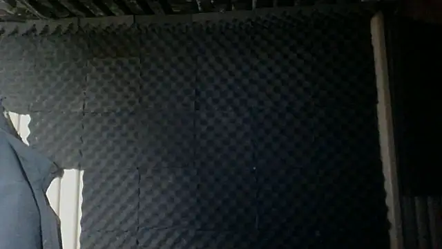 Snapshot of DirtyRcride chatting on 02-14-25, 03:43 DirtyRcride online show from 02-14-25, 03:43