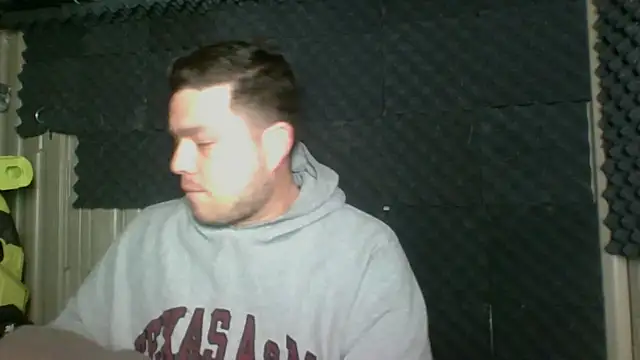 Snapshot of DirtyRcride chatting on 02-18-25, 08:16 DirtyRcride online show from 02-18-25, 08:16