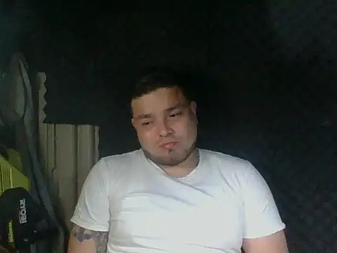 Snapshot of DirtyRcride chatting on 02-26-25, 05:31 DirtyRcride online show from 02-26-25, 05:31