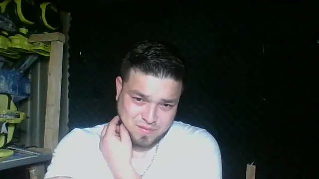 Snapshot of DirtyRcride chatting on 03-03-25, 01:42 DirtyRcride online show from 03-03-25, 01:42