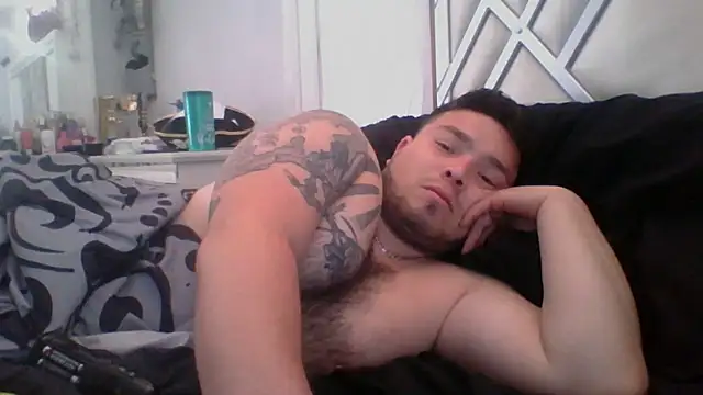 Snapshot of DirtyRcride chatting on 03-06-25, 03:24 DirtyRcride online show from 03-06-25, 03:24