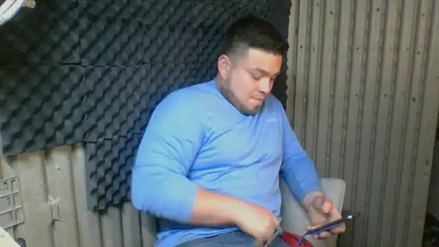 Snapshot of DirtyRcride chatting on 03-09-25, 04:27 DirtyRcride online show from 03-09-25, 04:27