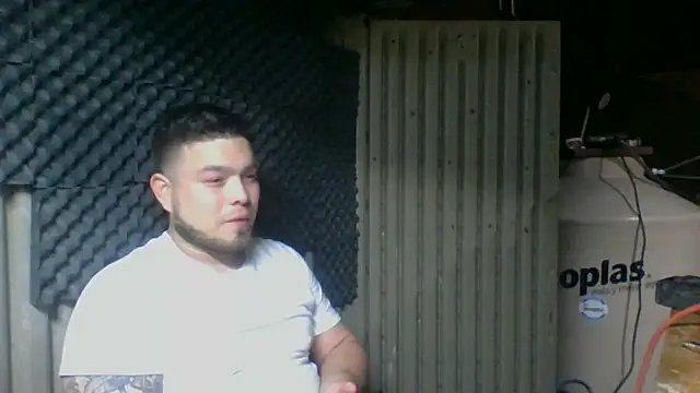 Snapshot of DirtyRcride chatting on 03-14-25, 05:35 DirtyRcride online show from 03-14-25, 05:35