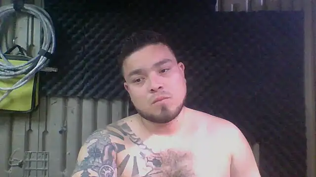 Snapshot of DirtyRcride chatting on 03-19-25, 03:51 DirtyRcride online show from 03-19-25, 03:51