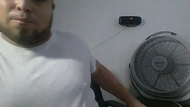 Snapshot of DirtyRcride chatting on 09-27-25, 05:07 DirtyRcride online show from 09-27-25, 05:07