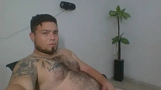 Snapshot of DirtyRcride chatting on 09-28-25, 05:13 DirtyRcride online show from 09-28-25, 05:13