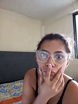 sofia playful online show from 03-22-25, 01:52