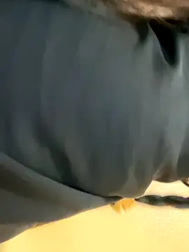 Evelyn Moon online show from 12-22-25, 02:25