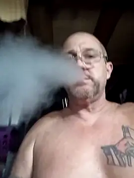 Snapshot of FKHoward chatting on 04-15-26, 12:12 FKHoward online show from 04-15-26, 12:12
