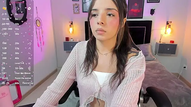 Snapshot of Charlotte__Benett chatting on 02-12-26, 04:07 Charlotte Benett online show from 02-12-26, 04:07