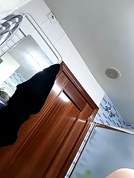 Snapshot of calamardo19 chatting on 02-22-25, 06:06 calamardo19 online show from 02-22-25, 06:06