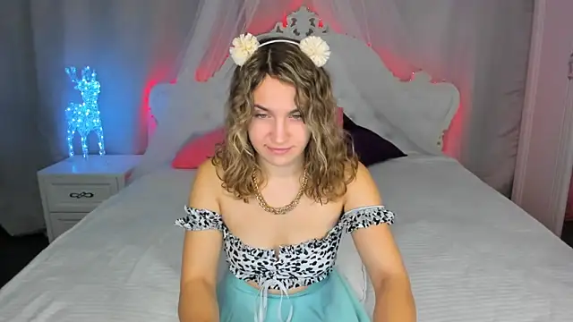 Snapshot of Milka_Blond chatting on 12-16-24, 12:37 Milka Blond online show from 12-16-24, 12:37