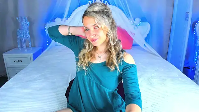 Snapshot of Milka_Blond chatting on 05-21-26, 01:01 Milka Blond online show from 05-21-26, 01:01