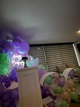 Alirawrz online show from 10-25-25, 08:03