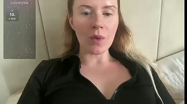 redheadrosie69 online show from 02-08-25, 11:55