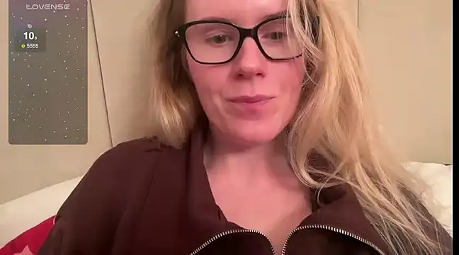 redheadrosie69 online show from 02-10-25, 07:07