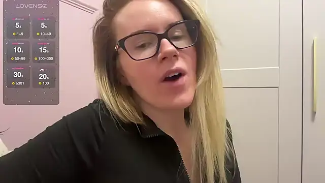 redheadrosie69 online show from 02-21-25, 09:56