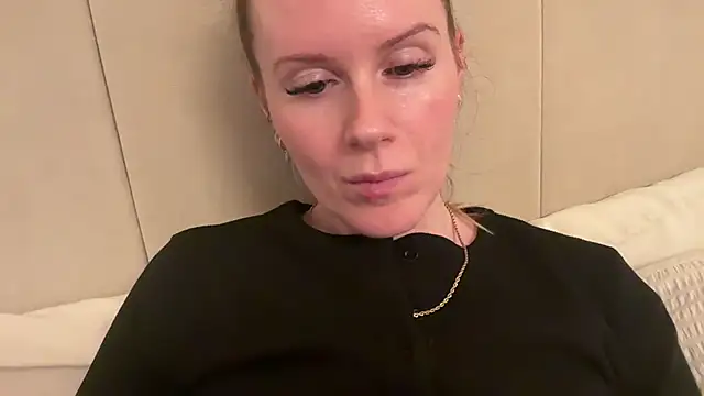 redheadrosie69 online show from 11-28-25, 08:33