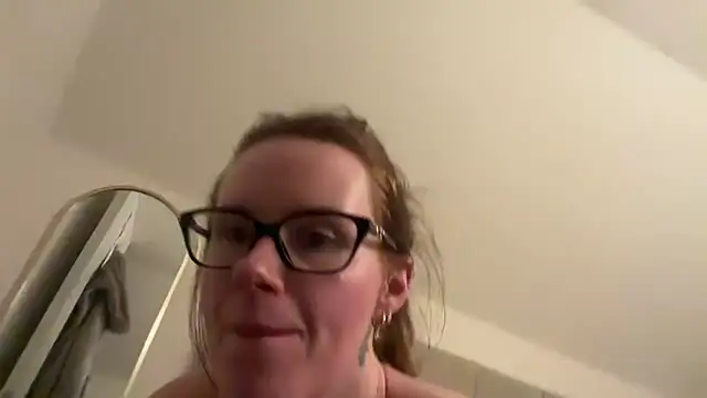 redheadrosie69 online show from 03-12-26, 09:10