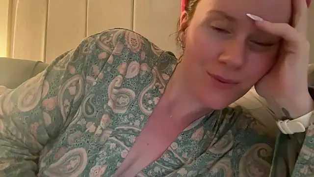 redheadrosie69 online show from 05-26-26, 06:48
