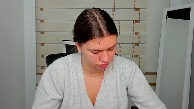 Josephine Kiss online show from 12-09-24, 07:50