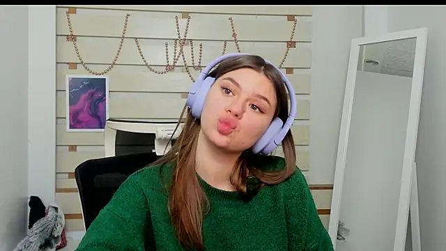 Josephine Kiss online show from 02-04-25, 10:24