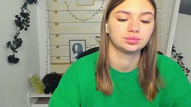 Snapshot of Josephine_Kiss chatting on 11-11-25, 07:19 Josephine Kiss online show from 11-11-25, 07:19