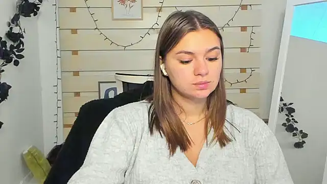 Snapshot of Josephine_Kiss chatting on 11-12-25, 12:49 Josephine Kiss online show from 11-12-25, 12:49