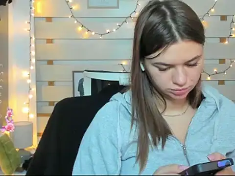 Josephine Kiss online show from 11-29-25, 01:36