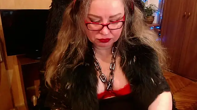 Snapshot of Miss_Tress chatting on 12-30-24, 10:01 Miss Tress online show from 12-30-24, 10:01