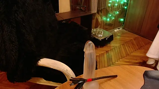 Snapshot of Miss_Tress chatting on 02-13-25, 02:45 Miss Tress online show from 02-13-25, 02:45