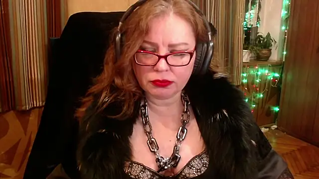 Snapshot of Miss_Tress chatting on 10-21-25, 11:16 Miss Tress online show from 10-21-25, 11:16